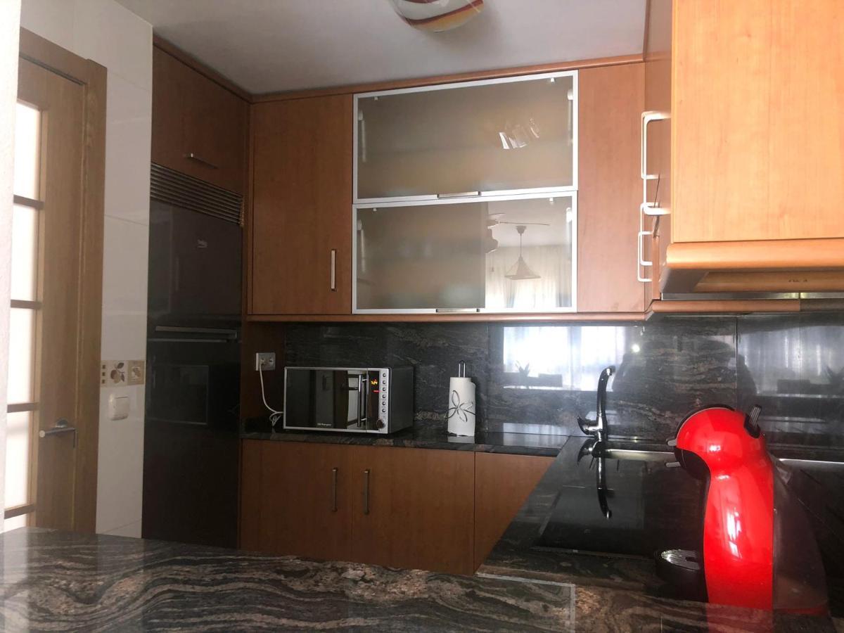 En Ribeira Para 4 Centrico Con Parking Exterior photo
